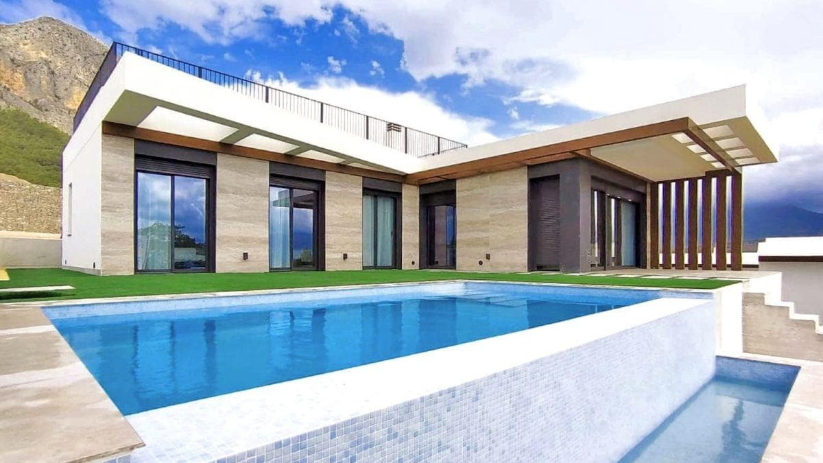 Chalet independiente en venta en Balcon de Ponoig