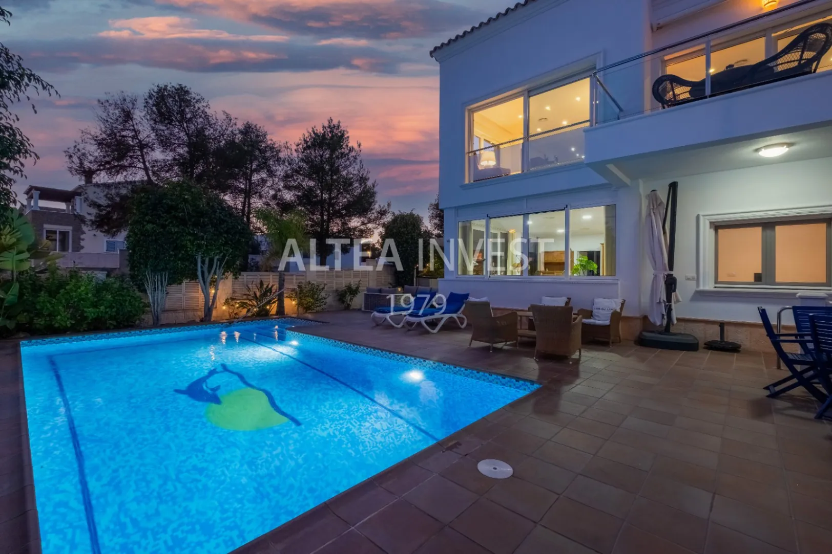 Elegant and Modern Villa with Panoramic Views of the Mediterranean Sea - 3