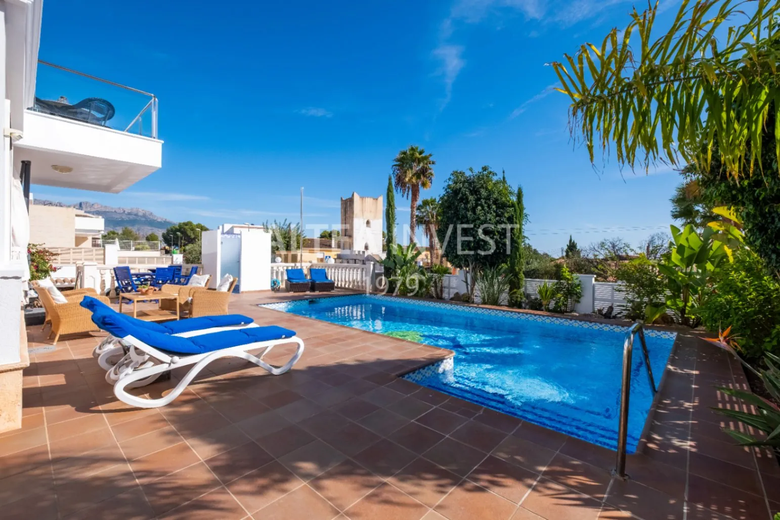 Elegant and Modern Villa with Panoramic Views of the Mediterranean Sea - 4