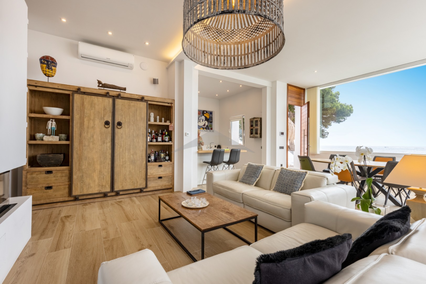 Unique first line house for sale in Moraira - 4