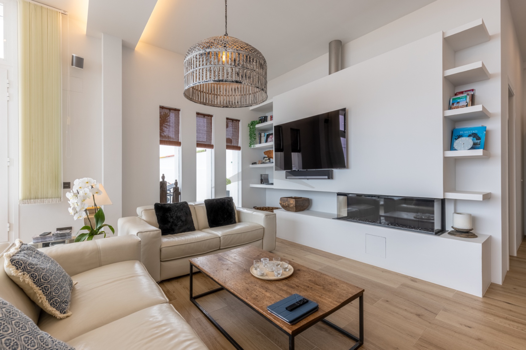 Unique first line house for sale in Moraira - 5