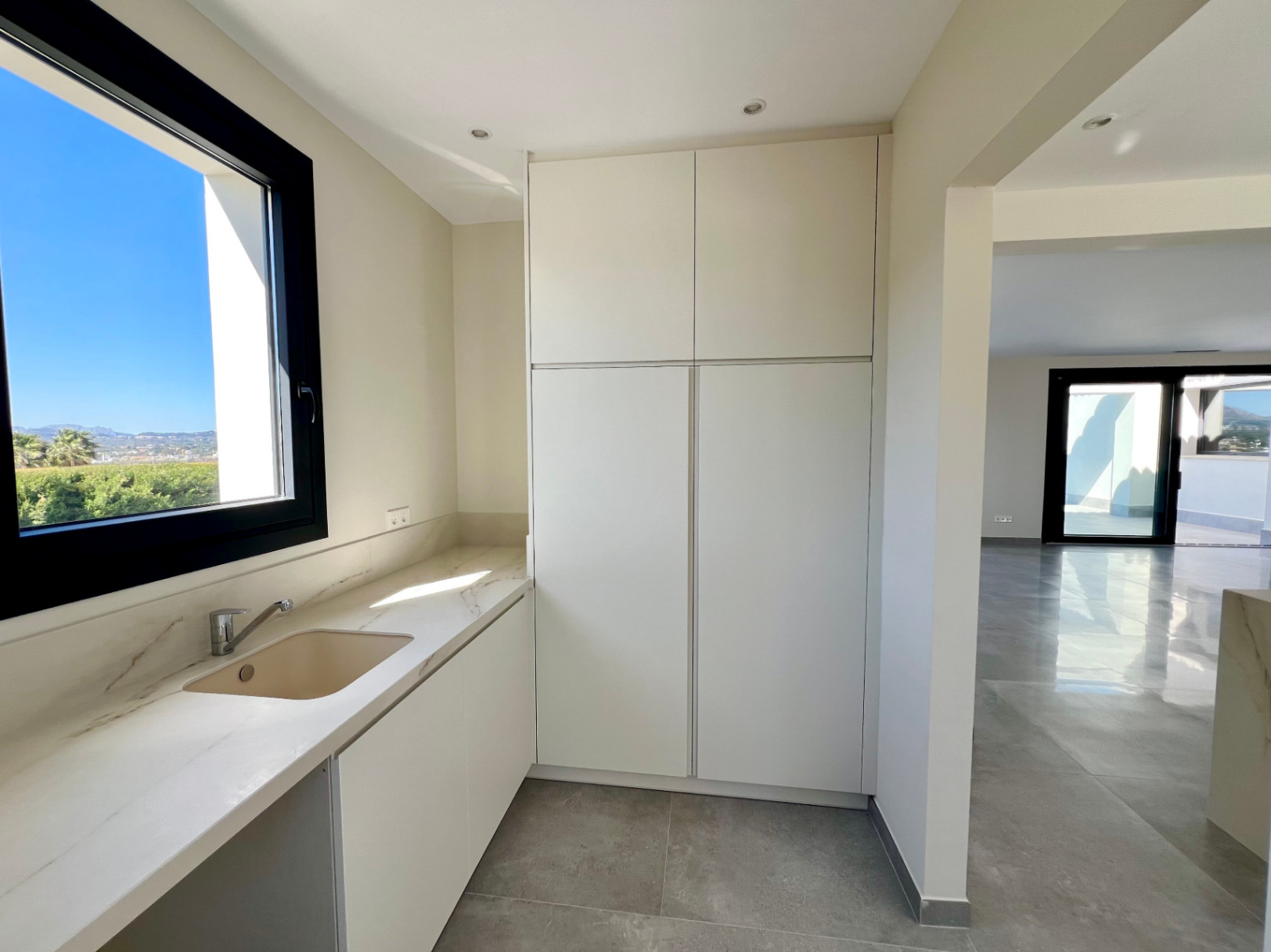 Villa con impresionantes vistas abiertas, recientemente terminada, 2026 - 3